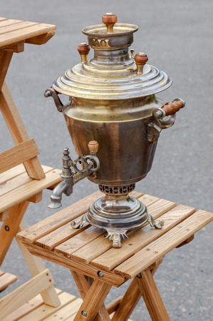 SAMARA, RUSSIA - AUGUST 28, 2015: Old Russian traditional object for tea ceremony - copper samovarのeditorial素材