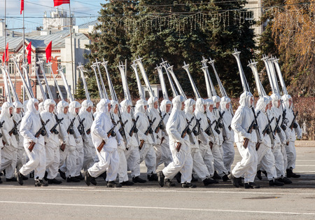 SAMARA, RUSSIA - NOVEMBER 7, 2015: Reenactment of the battle near Moscow in 1941 at the Kuibyshev squareのeditorial素材