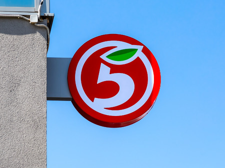 Samara, Russia - May 4, 2019: Brand Logo of Pyaterochka store against the blue sky background. Russian largest retailerのeditorial素材
