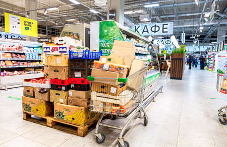 Moscow, Russia - October 10, 2021: Interior of the Perekrestok chain superstoreのeditorial素材