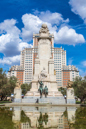 Statues of Don Quixote and Sancho Panza at the Plaza de Espana in Madrid, Spainのeditorial素材