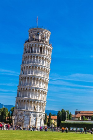 PISA, ITALY, JULY 12, 2014: Leaning tower in a summer day in Pisa, Italy on July 12のeditorial素材