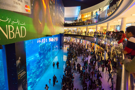 DUBAI, UAE - DECEMBER 5: Aquarium in Dubai Mall - world's largest shopping mall, UAE. December 5, 2015 in Dubai, United Arab Emiratesのeditorial素材