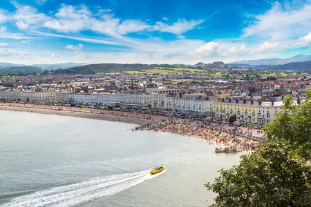Panoramic view of beach in llandudno in Wales in a beautiful summer day, United Kingdomの写真素材