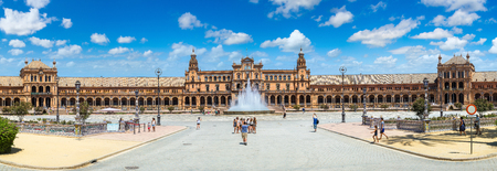 SEVILLA, SPAIN - JUNE 11, 2016: Spanish Square (Plaza de Espana) in Sevilla in a beautiful summer day, Spain on June 11, 2016のeditorial素材