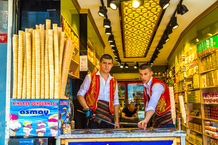 ISTANBUL, TURKEY - JUNE 22, 2018: Traditional turkish ice cream seller in Istanbul in a summer dayのeditorial素材