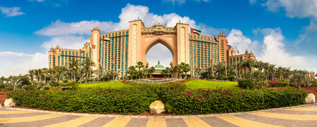 DUBAI, UAE - JUNE 26, 2018: Panorama of Atlantis, The Palm Hotel in Dubai, United Arab Emiratesのeditorial素材