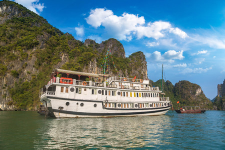 World natural heritage Halong bay, Vietnam in a summer dayのeditorial素材