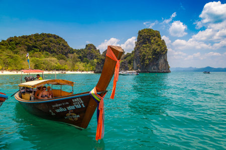 KRABI, THAILAND - FEBRUARY 29, 2020: Longtail boat at Tropical beach at Koh Hong island in Krabi, Thailandのeditorial素材