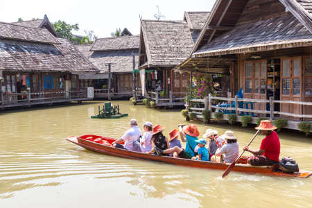 PATTAYA, THAILAND - MARCH 11, 2018: Floating Market in Pattaya, Thailand in a summer dayのeditorial素材