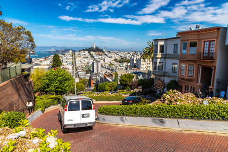 SAN FRANCISCO, USA - MARCH 29, 2020: Lombard Street and Coit Tower in San Francisco, California, USAのeditorial素材