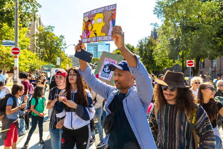 TORONTO, CANADA - SEPTEMBER 27, 2019: Global Strike for Climate and march for climate justice in Toronto, Ontario, Canadaのeditorial素材