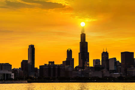 Panoramic cityscape of Chicago at sunset, Illinois, USAの写真素材