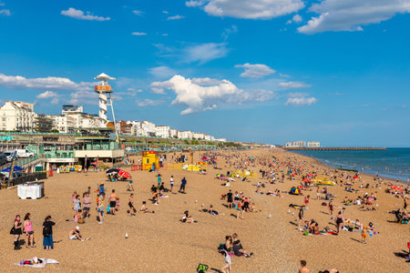 BRIGHTON, UK - JUNE 29, 2022: Brighton beach in a sunny summer day in Brighton, East Sussex, England, UKのeditorial素材
