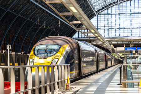LONDON, UK - JUNE 17, 2022: Modern The Eurostar high speed bullet train - connects Paris Gare du Nord and London St. Pancras train station in London, UKのeditorial素材