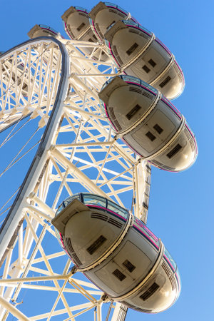 LONDON, UK - JUNE 17, 2022: The London Eye ferris wheel in a sunny summer day in London, UKのeditorial素材