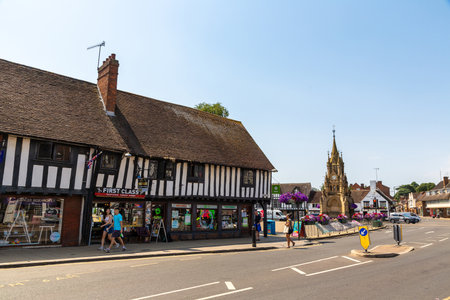 STRATFORD-UPON-AVON, UK - JUNE 11, 2022: Old fachwerk Half-timbered house in in Stratford upon Avon in a summer day, UKのeditorial素材