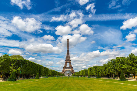 Eiffel Tower in Paris in a sunny summer day, Franceの写真素材