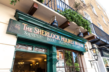 LONDON, THE UNITED KINGDOM - JUNE 26, 2022: The exterior sign of The Sherlock Holmes Museum at Baker street in a sunny day in London, England, UKのeditorial素材