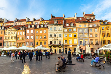 WARSAW, POLAND - SEPTEMBER 19, 2022: Old town sqare in Warsaw at sunset, Warsaw, Polandのeditorial素材
