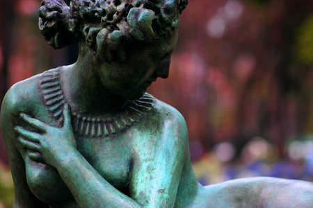 gray sculpture in a parkの写真素材
