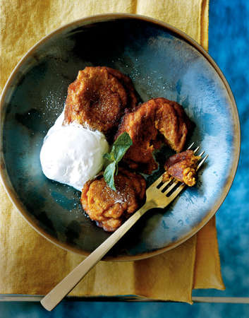  pumpkin fritters with vanilla ice cream, dessertの写真素材