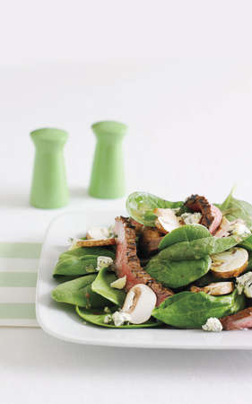 steak, spinach and mushroom saladの写真素材