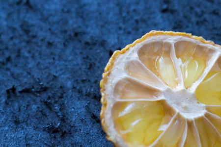 Single sliced of lemon