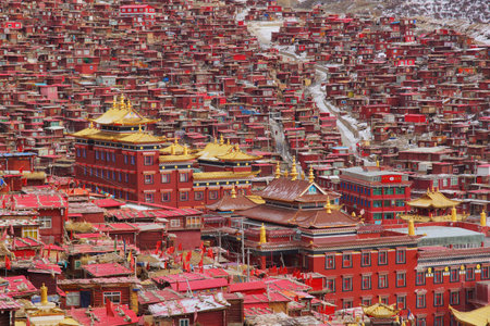 Larung Gar Buddhist Academyの写真素材