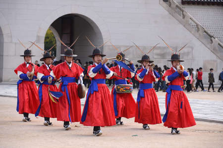 SEOUL, KOREA - OCTOBER 22 : Royal Guard in The Gyeongbokgung Palace in Seoul, Korea on October 22, 2014.のeditorial素材