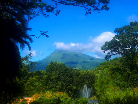 mountain pelÃ¨, volcano in martinicaの写真素材