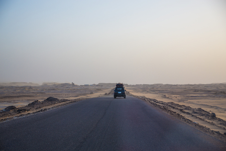 Egypt Baihaliya Oasis Desert Highwayのeditorial素材