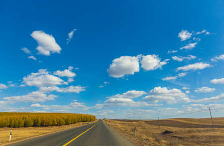 Ulan Buh Tongyuk Highway sceneryの写真素材