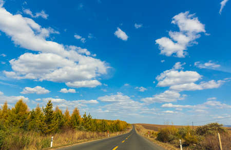 Ulan Buh Tongyuk Highway sceneryの写真素材
