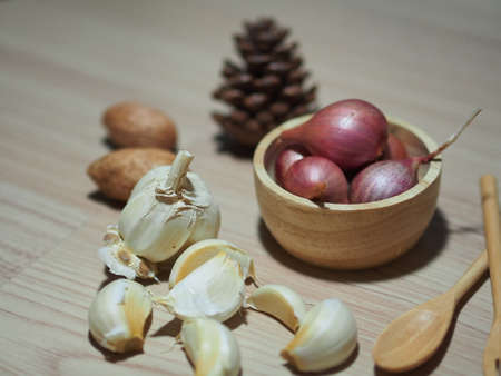 Fresh raw garlicの写真素材