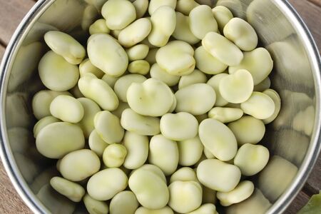 Bowl of broad beans topview detailの写真素材