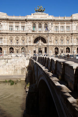 The Palace of Justice, Rome (Italian: Palazzo di Giustizia), the seat of the Supreme Court of Cassation and the Judicial Public Library, is located in the Prati district of Romeのeditorial素材