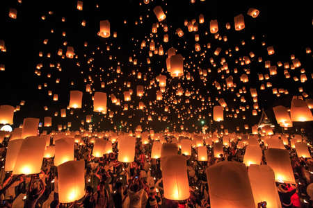 CHIANG MAI, THAILAND - NOVEMBER 8, 2014:  Visitors are launching colorful lanterns in Loykratong festival at Chiangmai, Thailand.のeditorial素材