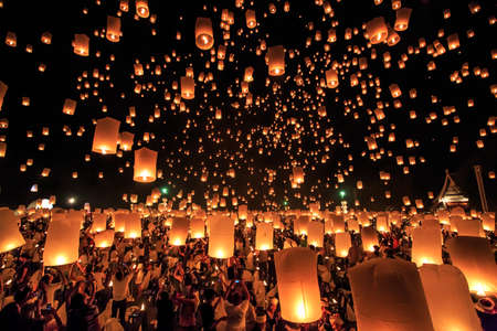 CHIANG MAI, THAILAND - NOVEMBER 8, 2014:  Visitors are launching colorful lanterns in Loykratong festival at Chiangmai, Thailand.のeditorial素材