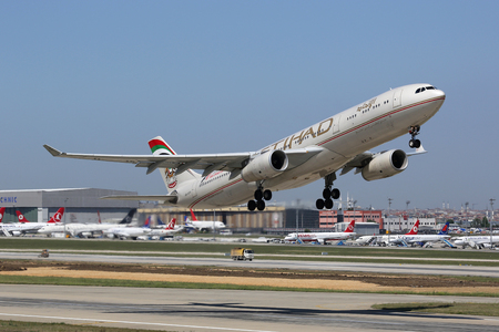 Istanbul, Turkey - May 15, 2014: An Etihad Airbus A330-300 with the registration A6-AFB takes off from Istanbul Ataturk International Airport (IST) in Turkey. Etihad is the flag carrier airline of the United Arab Emirates with its headquarters in Abu Dhabのeditorial素材