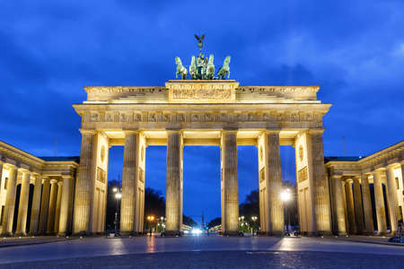 Berlin Brandenburger Tor Brandenburg Gate in Germany at night blue hour twilightのeditorial素材