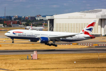 London, United Kingdom - July 31, 2018: British Airways Boeing 777-200ER airplane at London Heathrow Airport (LHR) in the United Kingdom.のeditorial素材
