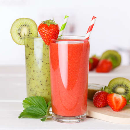 Smoothies Green smoothie fruit juice healthy drinks fruits drink in a glass squareの写真素材