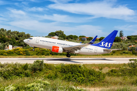 Skiathos, Greece - June 4, 2016: SAS Scandinavian Airlines Boeing 737-700 airplane at Skiathos airport (JSI) in Greece.のeditorial素材