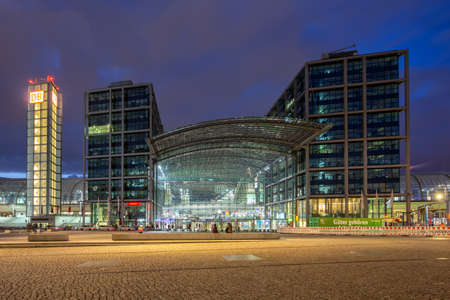 Berlin, Germany - April 22, 2021: Berlin main railway station Hauptbahnhof Hbf train modern architecture at twilight in Germany.のeditorial素材