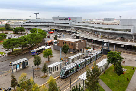 Toulouse, France - September 21, 2021: Modern light rail tram model Alstom Citadis public transport transit at Blagnac airport in Toulouse, France.のeditorial素材