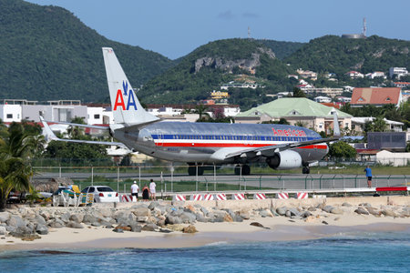 Sint Maarten, Netherlands Antilles - September 20, 2016: American Airlines Boeing 737-800 airplane at Sint Maarten Airport in the Netherlands Antilles.のeditorial素材