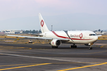 Mexico City, Mexico - April 15, 2022: AeroUnion Boeing 767-200ER(BDSF) airplane at Mexico City airport (MEX) in Mexico.のeditorial素材