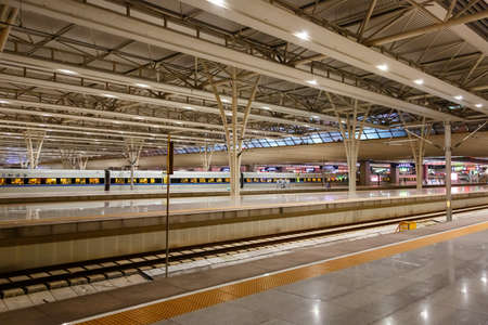 Shanghai, China - September 18, 2013: Shanghai Hongqiao Railway Station in Shanghai, China.のeditorial素材