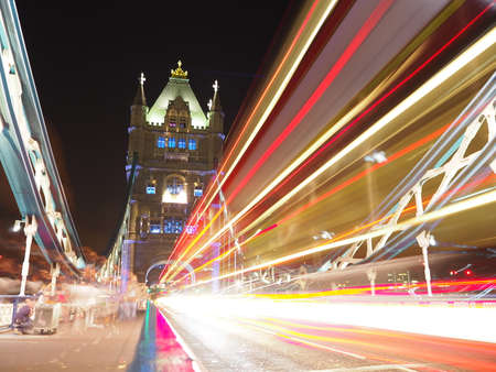 Bus motion on Tower bridgeのeditorial素材